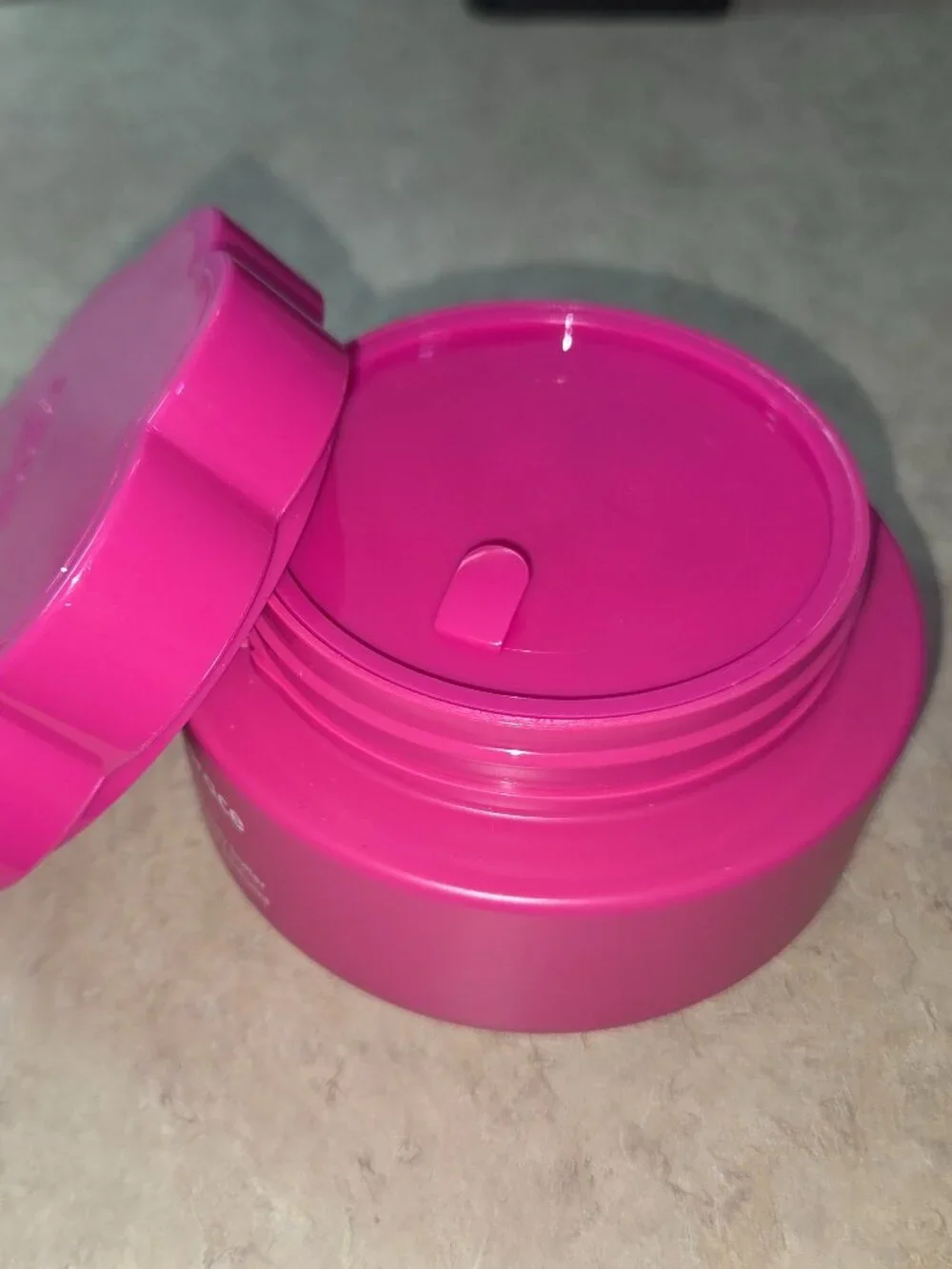 amika aura Big Embrace smoothing whipped body butter 8.5 oz | 250 mL full size - Picture 4 of 5